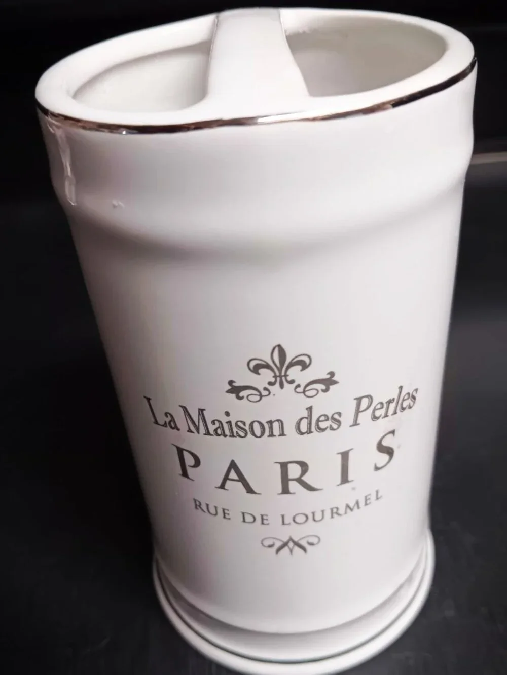 Paris Hotel Balfour, La Maison des Perles, Rue de Lourmel porcelain & platinum.